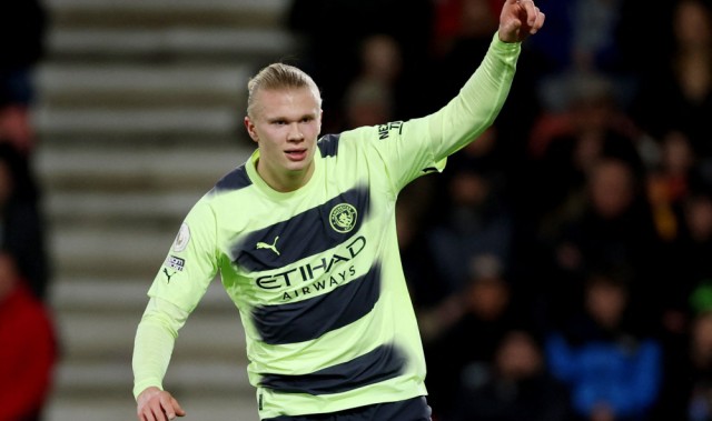  哈兰德戴帽创纪录，曼城血洗伯恩茅斯  