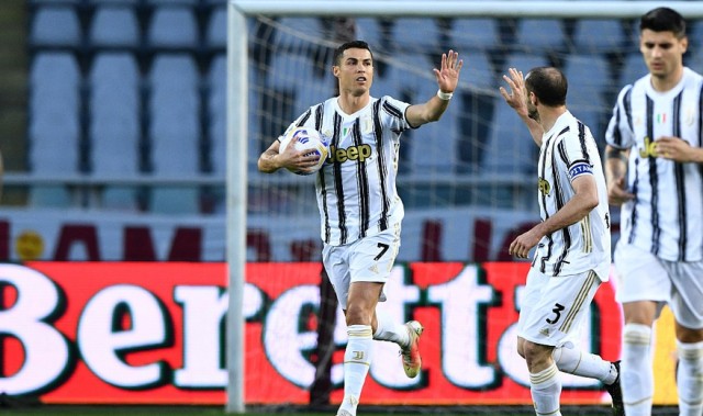  德甲揭幕战上演进球大战创纪录  