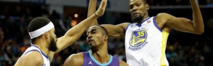  库里三分如雨勇士轻取独行侠夺四连胜