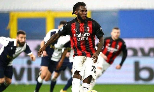  AC米兰德比战憾平，伊布缺阵难破铁桶阵  