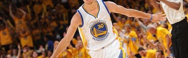  库里三分绝杀雷霆迎五连胜  