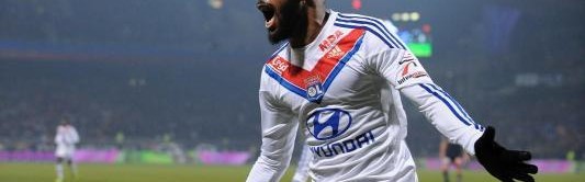  斯特拉斯堡黑马狂奔，爆冷击败传统豪强震惊法甲