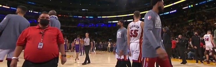  巴特勒三双热火加时险胜尼克斯  