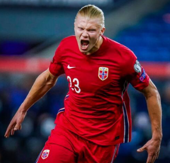  哈兰德戴帽曼城大胜切尔西  