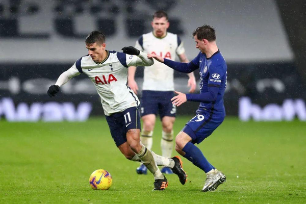  佛罗伦萨队长重伤缺阵，球队遭遇三连败危机  