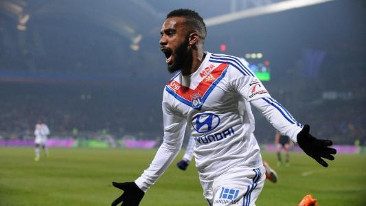  斯特拉斯堡黑马狂奔，爆冷击败传统豪强震惊法甲